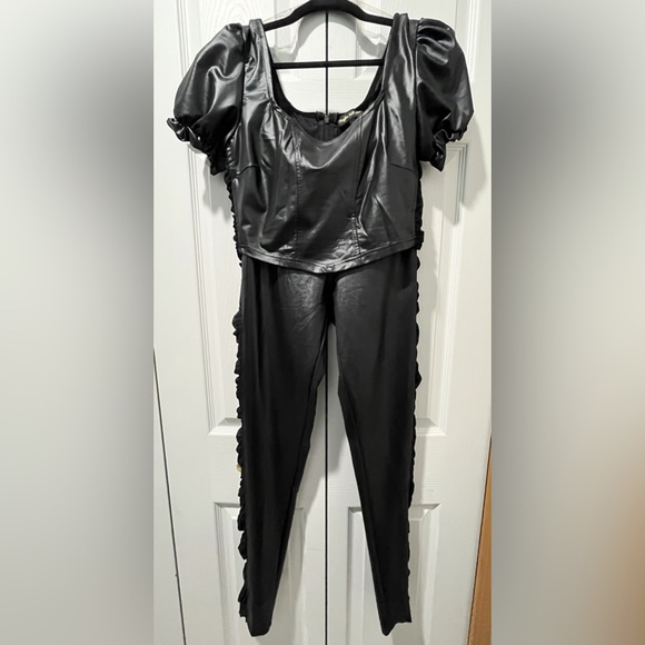 Tinas Fashion Faux Leather 2 Piece Pant Set NWT - Picture 2 of 11